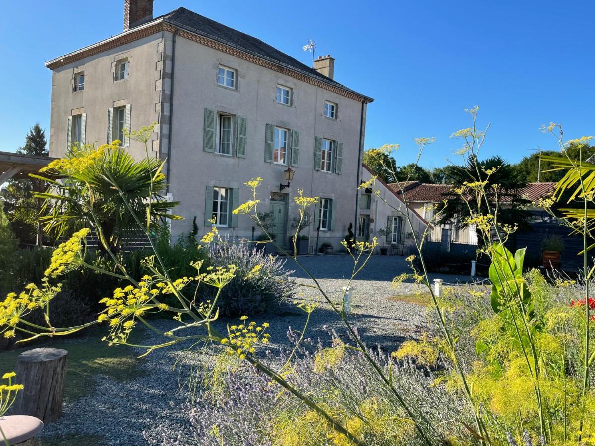 Maison Hirondelles Hotes Mezieres-sur-Issoire 外观 照片