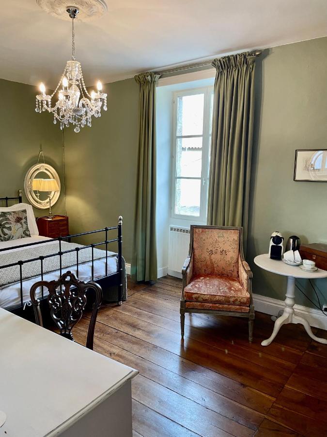 Maison Hirondelles Hotes Mezieres-sur-Issoire 外观 照片